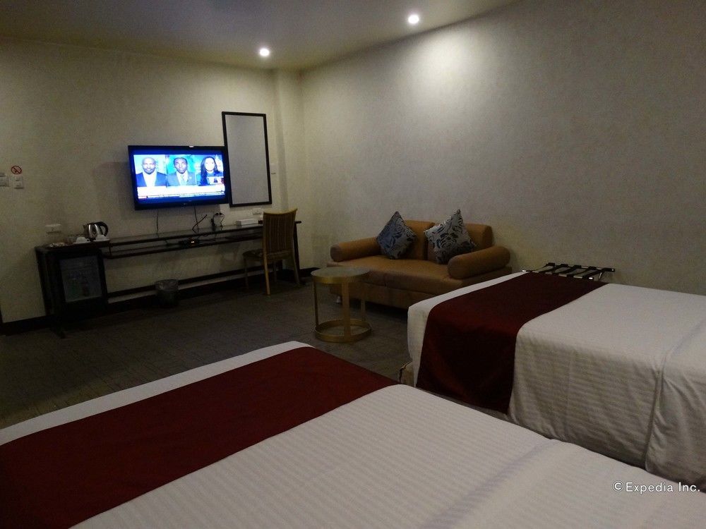 D Circle Hotel Manila Exterior photo