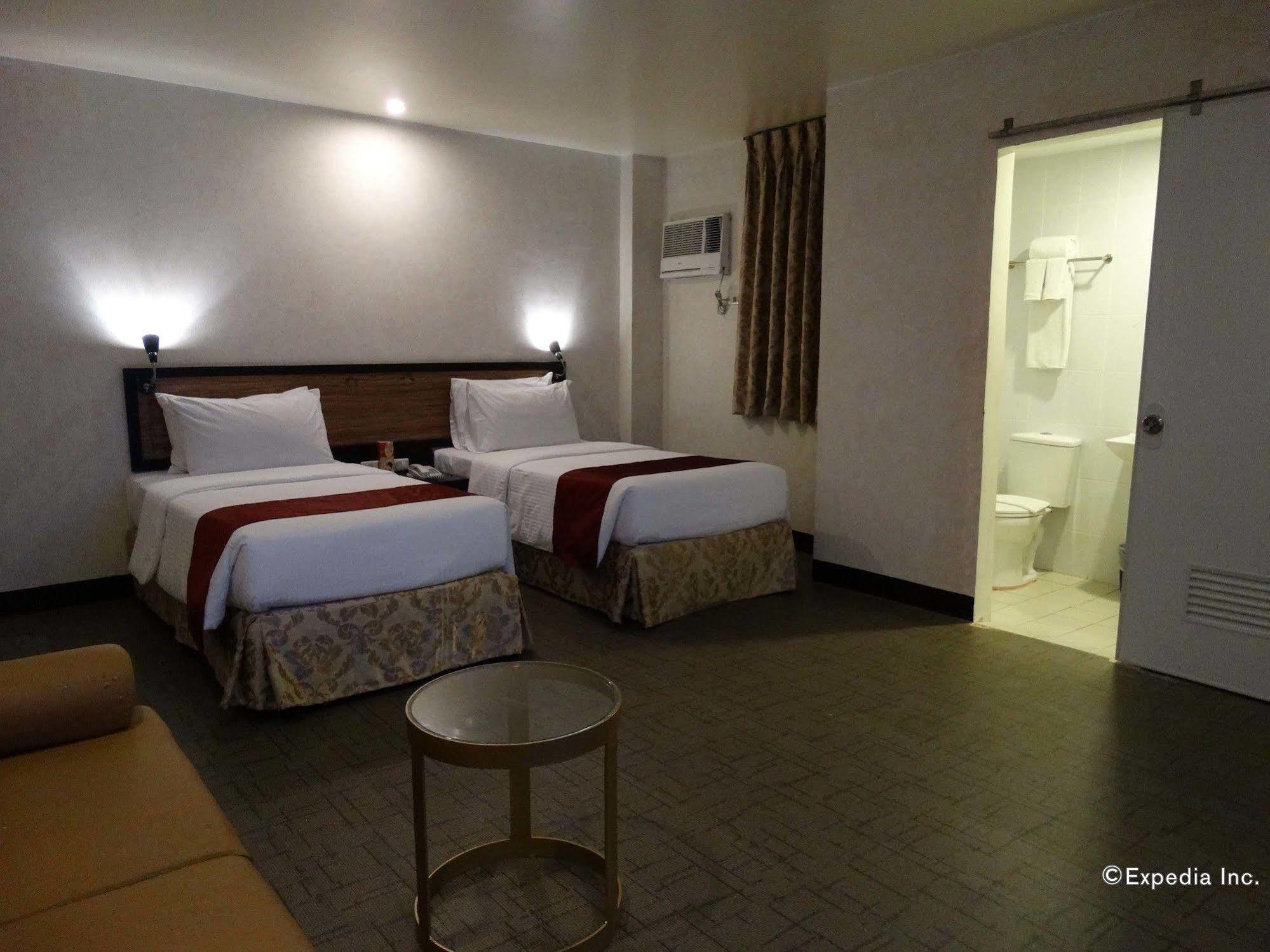 D Circle Hotel Manila Exterior photo