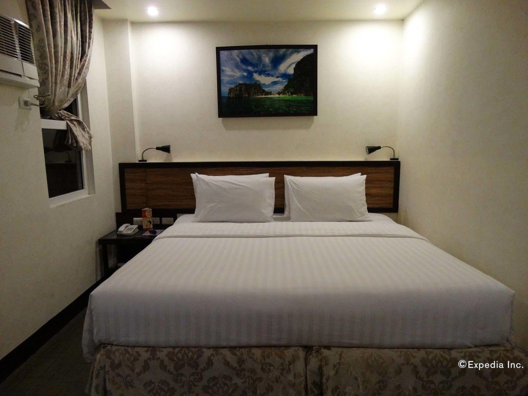 D Circle Hotel Manila Exterior photo